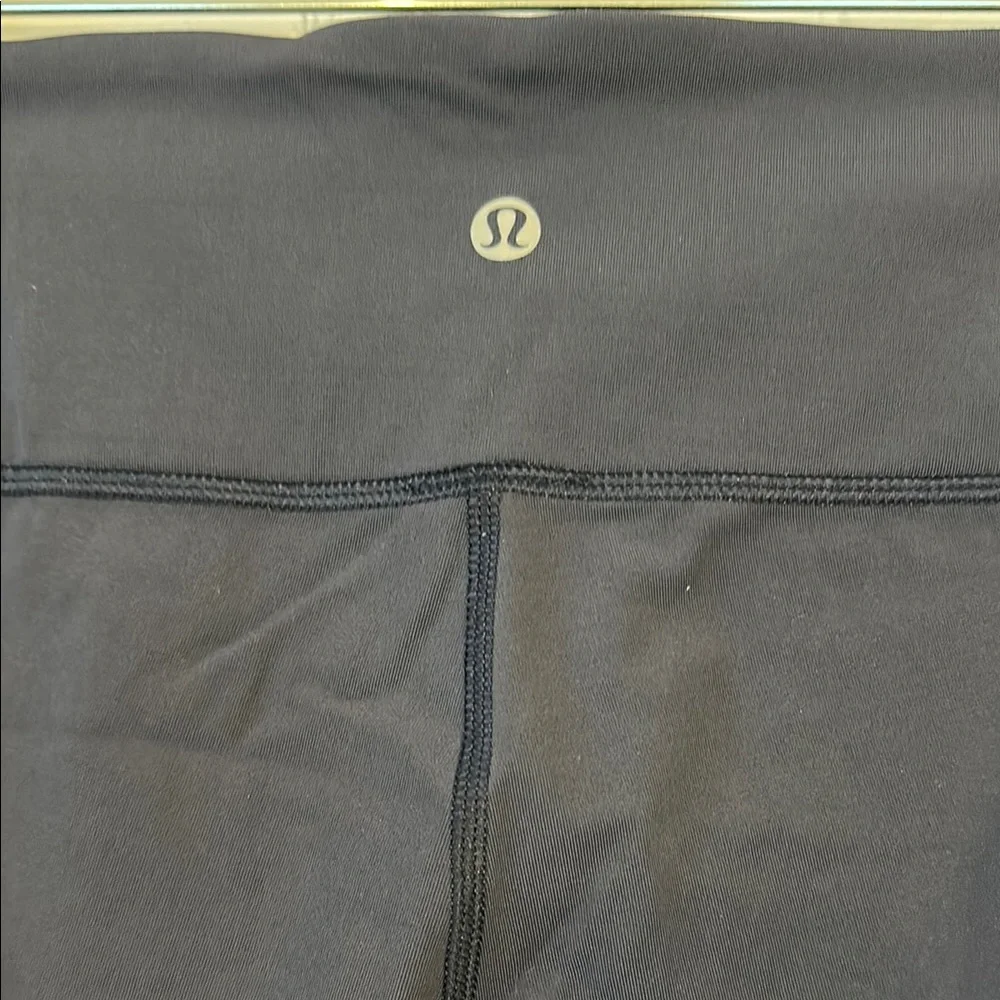 Lululemon  Navy Crop Leggings